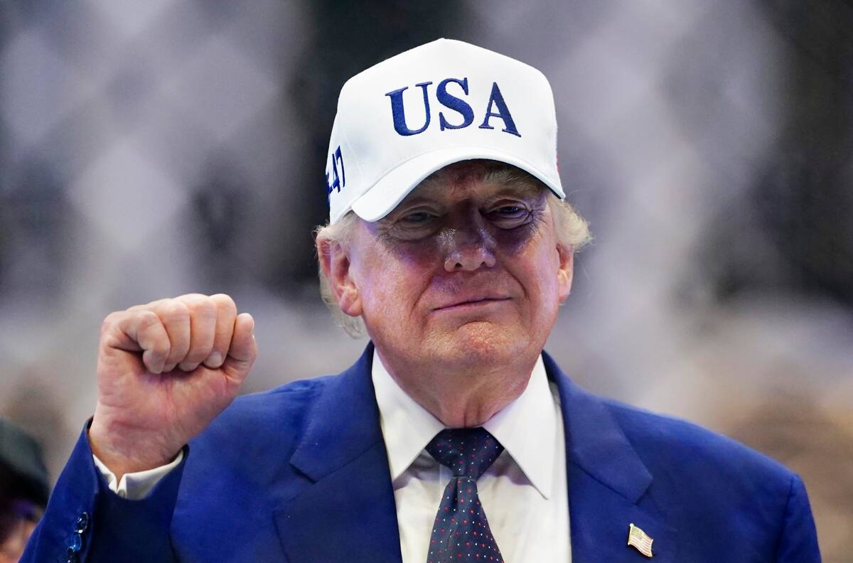 El mensaje de agradecimiento de Donald Trump a la FIFA por anular la tarjeta roja de Folarin Balogun