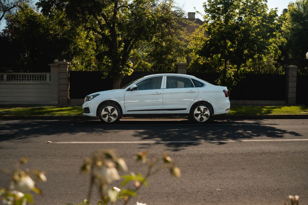 El nuevo Dongfeng E70 ahora a la venta a particulares.