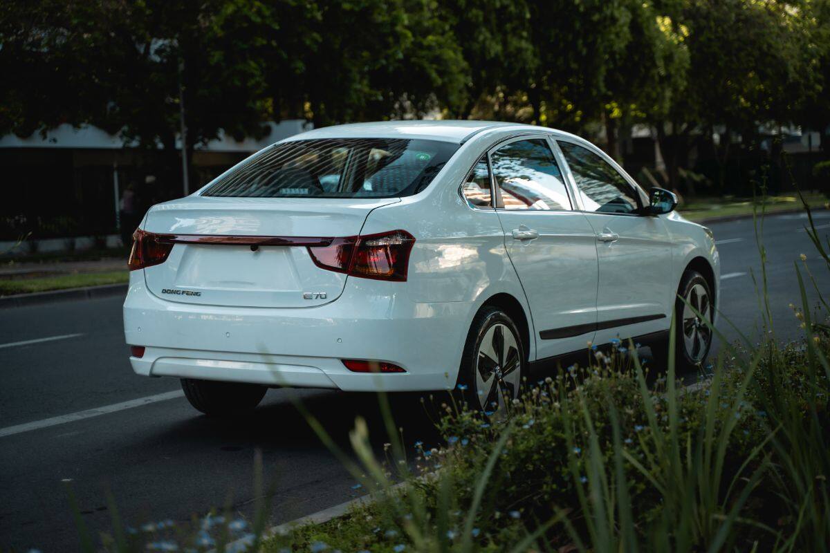 El nuevo Dongfeng E70 ahora a la venta a particulares.