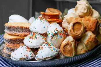 “Secar por 5 minutos, al horno y están listos”: Chef Camila Pardo entrega la receta para preparar típicos dulces chilenos