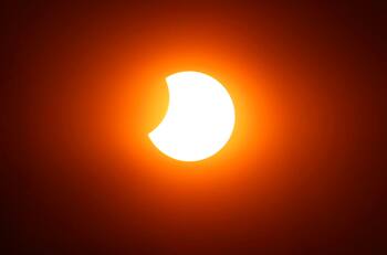 Eclipse solar anular: ¿A qué hora es y cuál será el mejor lugar para verlo en Chile?