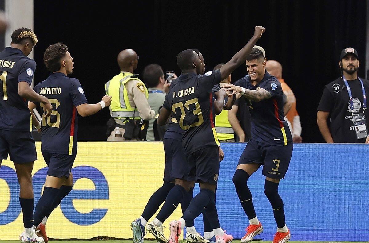 Con autogolazo incluído: Ecuador derrotó a Jamaica y respira en Copa América
