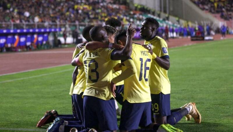 La selección ecuatoriana ganó por 2-1 a Bolivia.