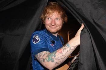 Ed Sheeran aterriza en la Premier League y se convierte en accionista del club de sus amores