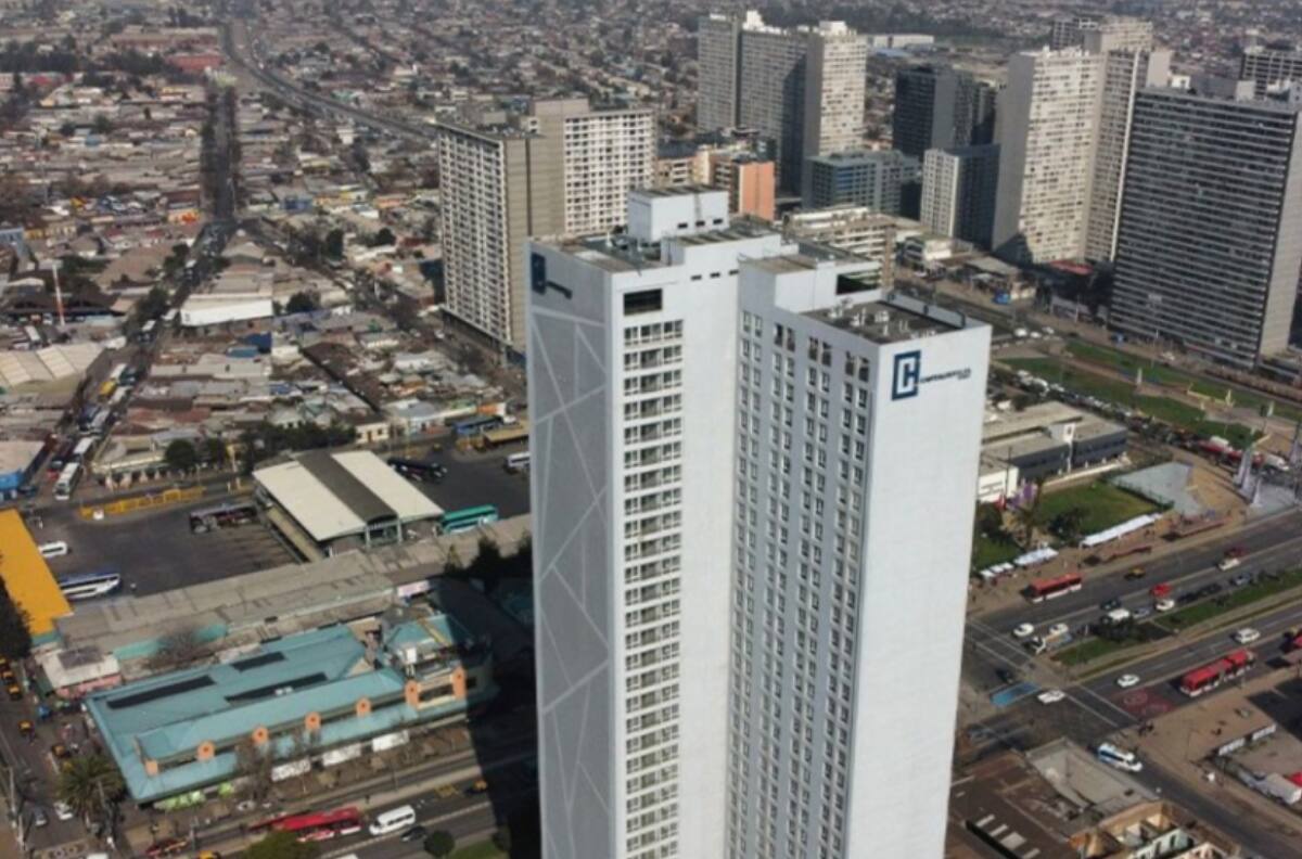 Inmobiliaria chilena al borde de la quiebra por juicio de polémico edificio: Gastos superan los $4 mil millones