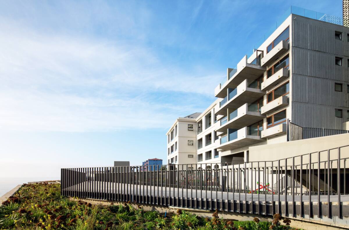 Vecinos en disputa por premiado edificio de Valparaíso: Exigen el pago de más de $1.200 millones