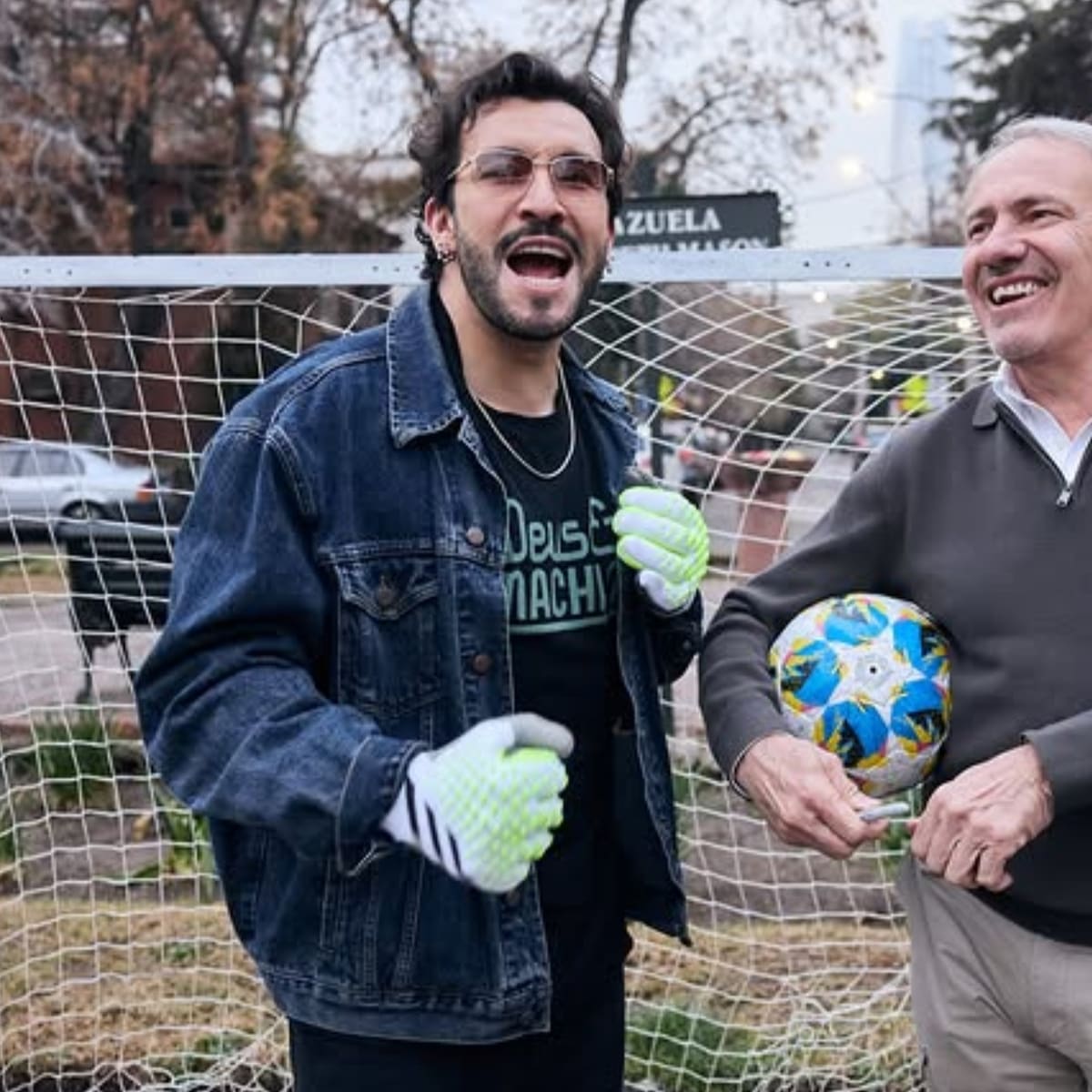 Edo Caroe cumple su gran sueño y conoce a su ídolo de la U: recibió un tremendo regalo de cumpleaños