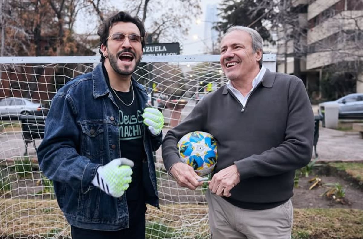 Edo Caroe cumple su gran sueño y conoce a su ídolo de la U: recibió un tremendo regalo de cumpleaños