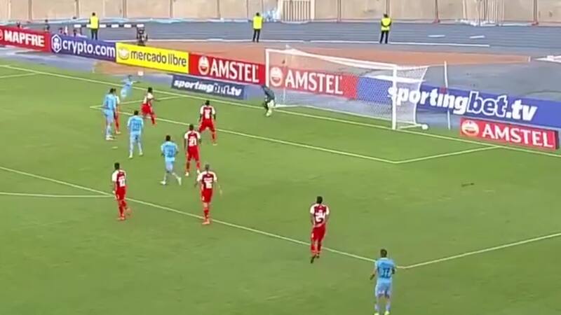 VIDEO | ¡De palomita! Edson Puch marcó un golazo contra Santa Fe por Copa Libertadores