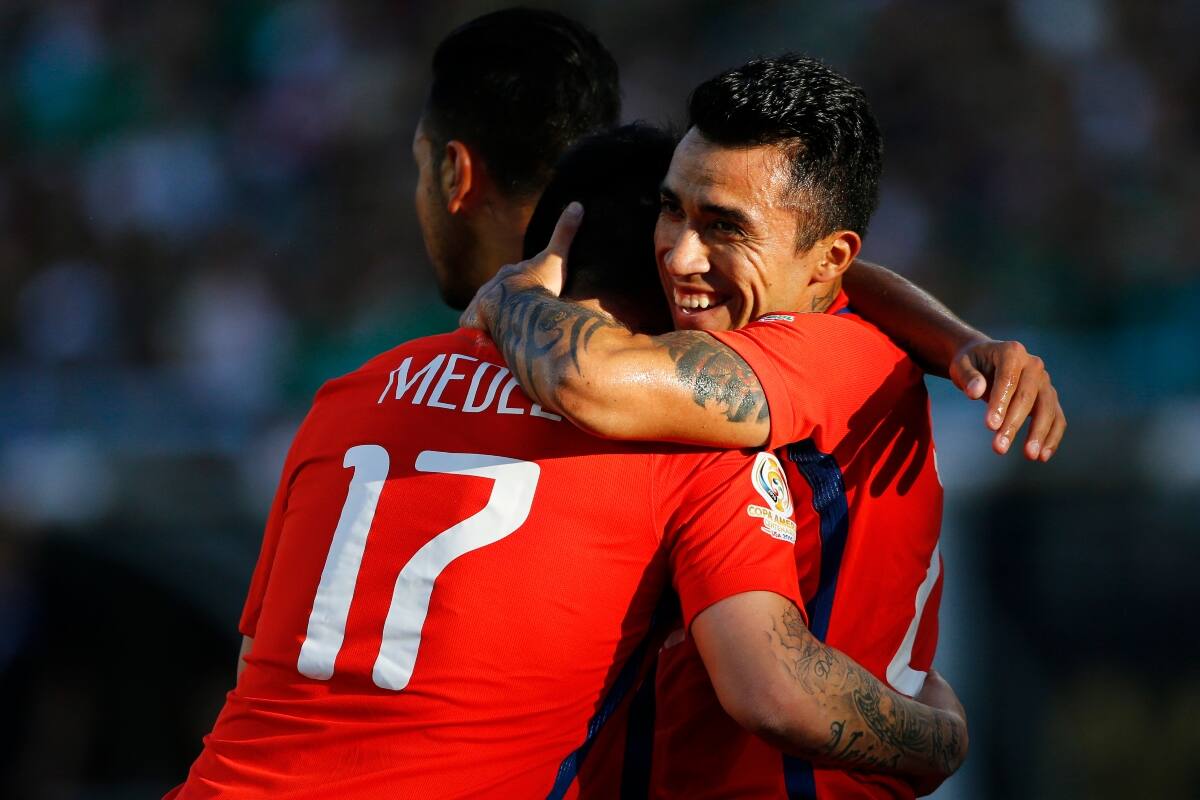 El campeón de América con La Roja prefiere ver pádel antes que fútbol. Fotos: Aton.