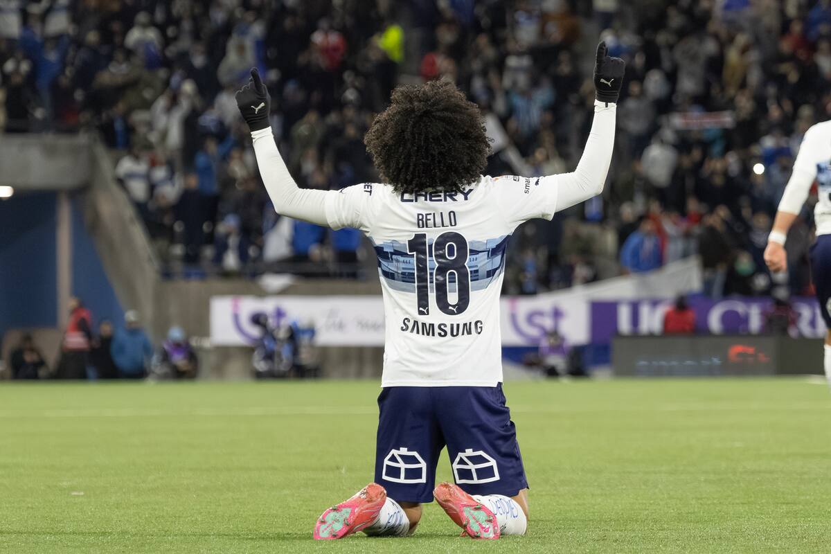 El venezolano celebra un gol en el Claro Arena. Foto: Felipe Escobedo.