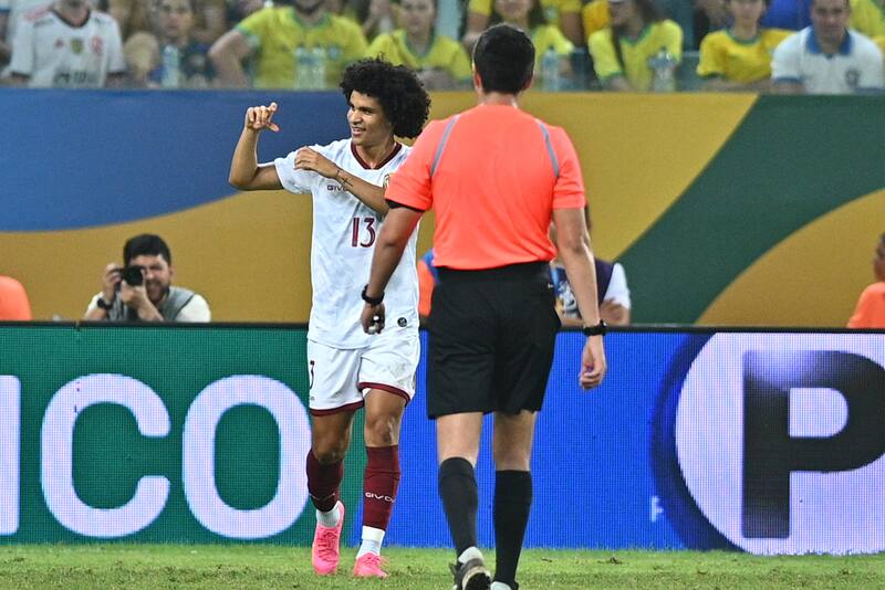 El delantero ex Antofagasta fue una de las figuras de Venezuela en Copa América. (Foto: EFE)