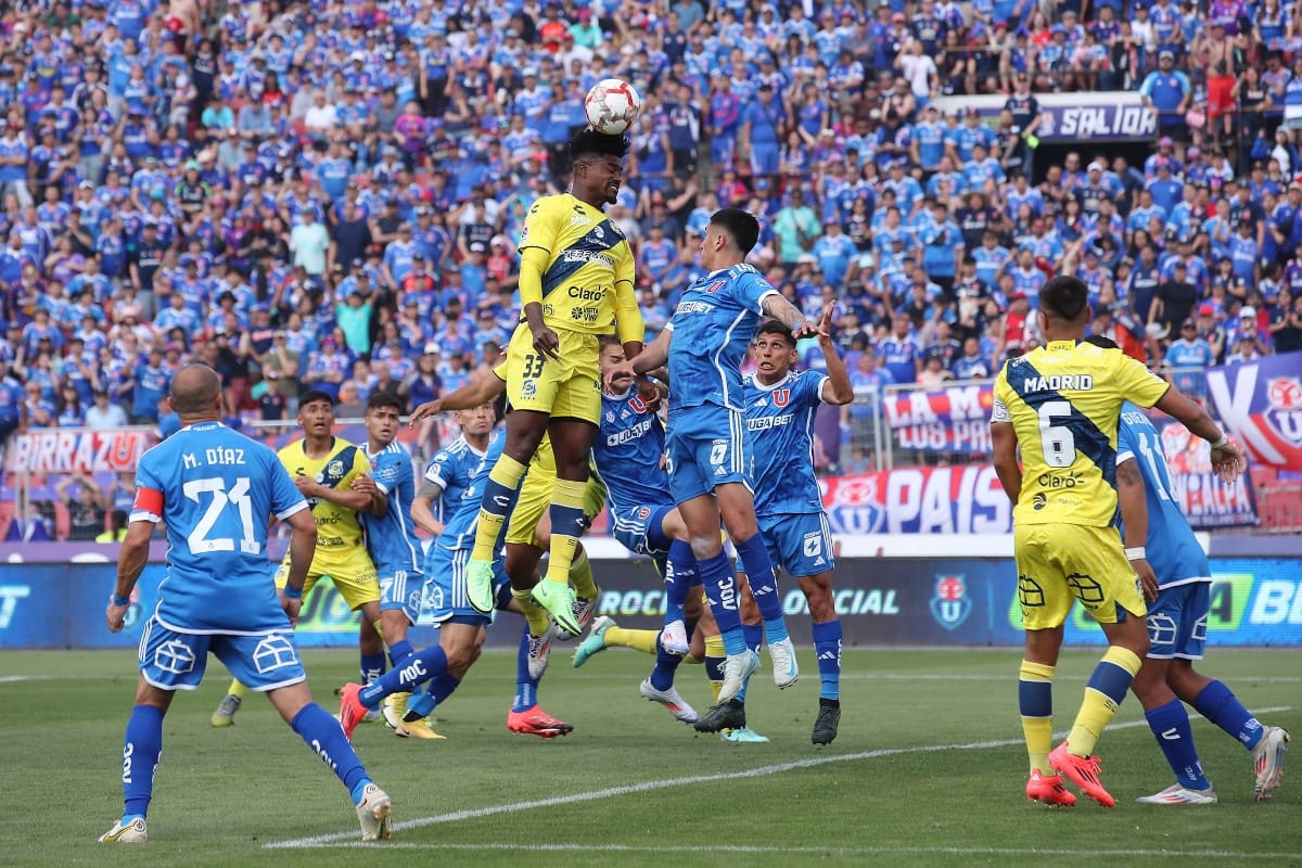 le dice adiós al fútbol chileno. Foto: Agencia Aton.