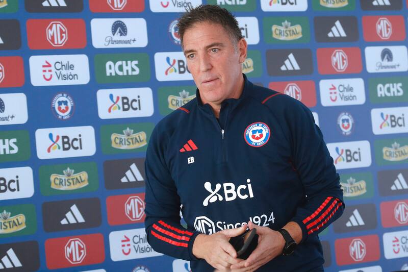 El entrenador de La Roja tendrá varios nombres para elegir de cara al inicio de las Eliminatorias. (Foto: Agencia Aton)