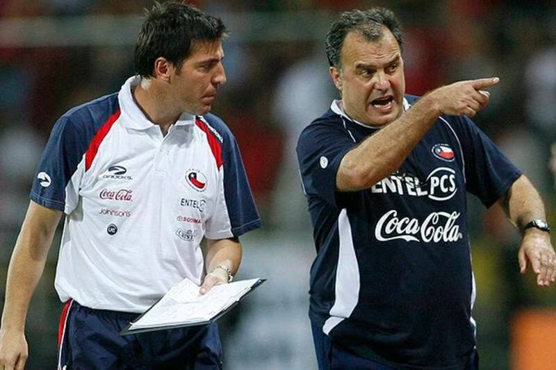 junto a Marcelo Bielsa en la Selección Chilena.