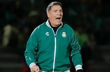 “Acto de nobleza”: Eduardo Berizzo deja el León de Rodrigo Echeverría con particular decisión