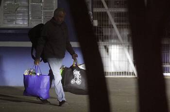 FOTOS | Así salió Eduardo Macaya de la cárcel para volver al arresto domiciliario
