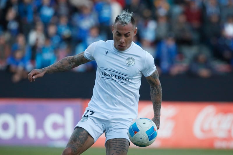 . Turboman con la camiseta de Audax Italiano. Foto: Agencia Aton.