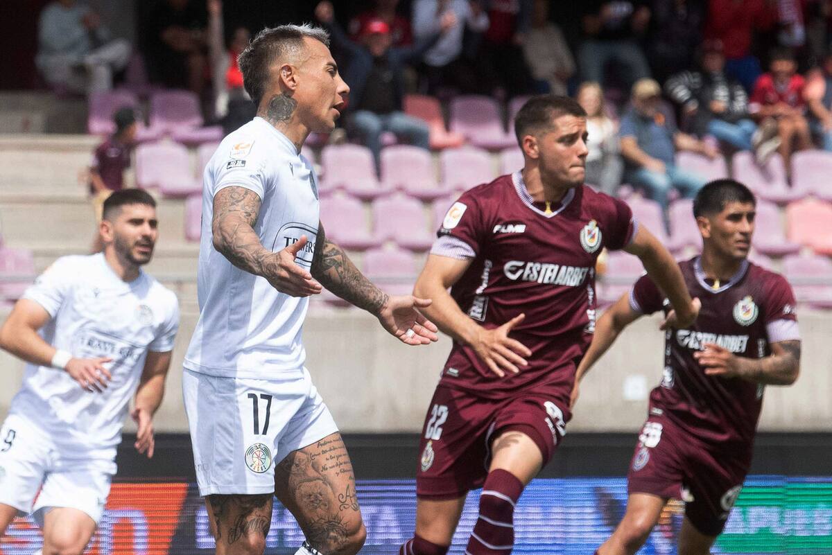 Se perdió un penal y luego le cobraron otro en contra en La Serena. Foto: Photosport