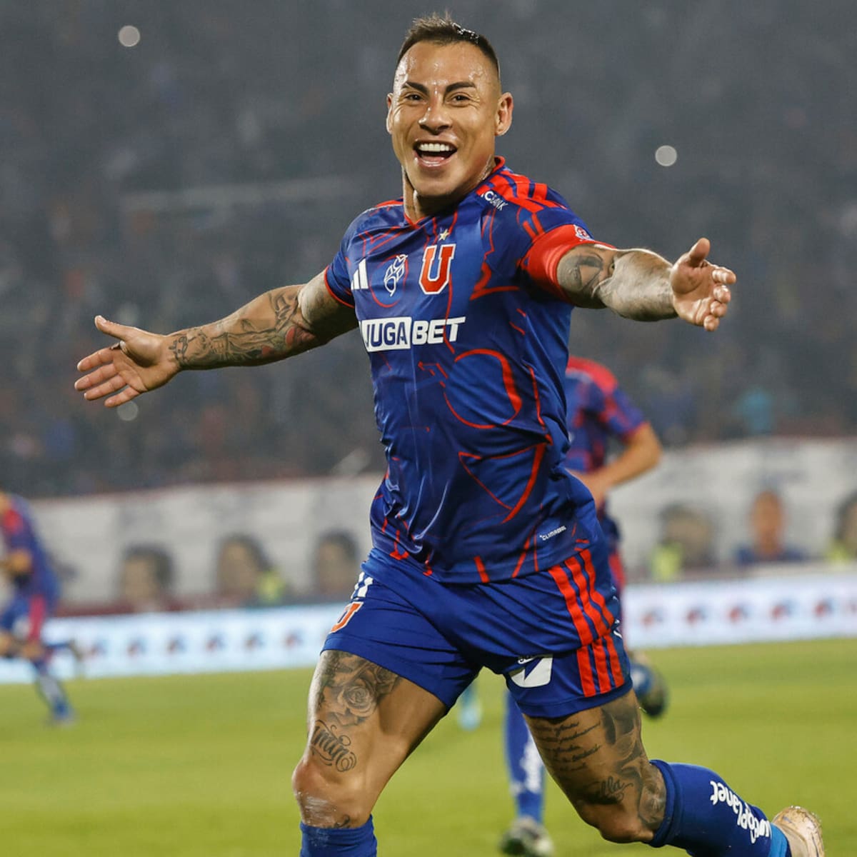 Eduardo Vargas le da vida a la U en vital victoria sobre Deportes Concepción