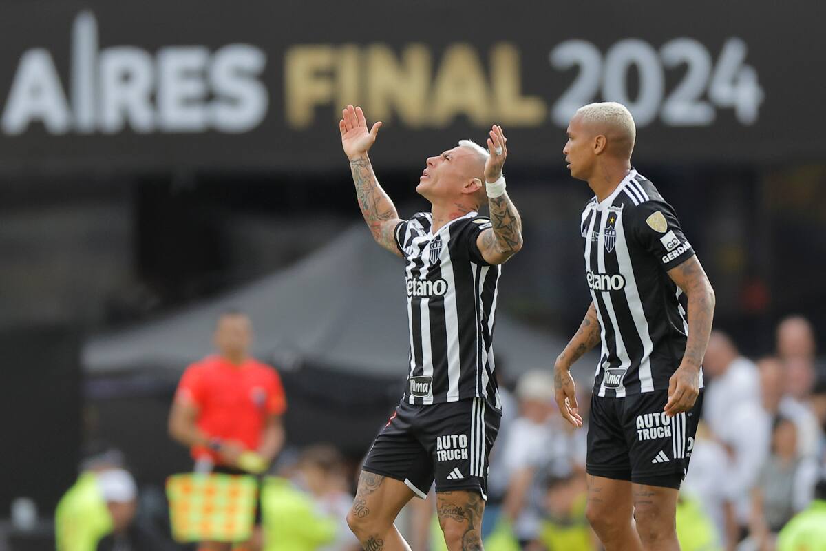 celebrando el último gol que anotó con Atlético-MG, en la final de la Libertadores ante Botafogo.