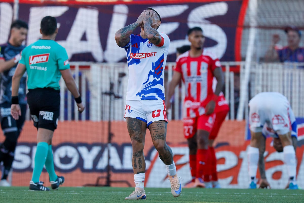 Derrota de la U dejó a los jugadores en silencio. Foto: Aton.