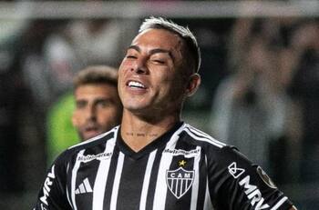Eduardo Vargas renace tras ser nominado por Gareca y Felipao lo llena de elogios