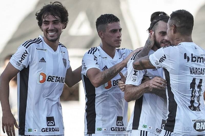 El delantero chileno anotó en nuevo triunfo de Atlético Mineiro.
Créditos: @Atletico