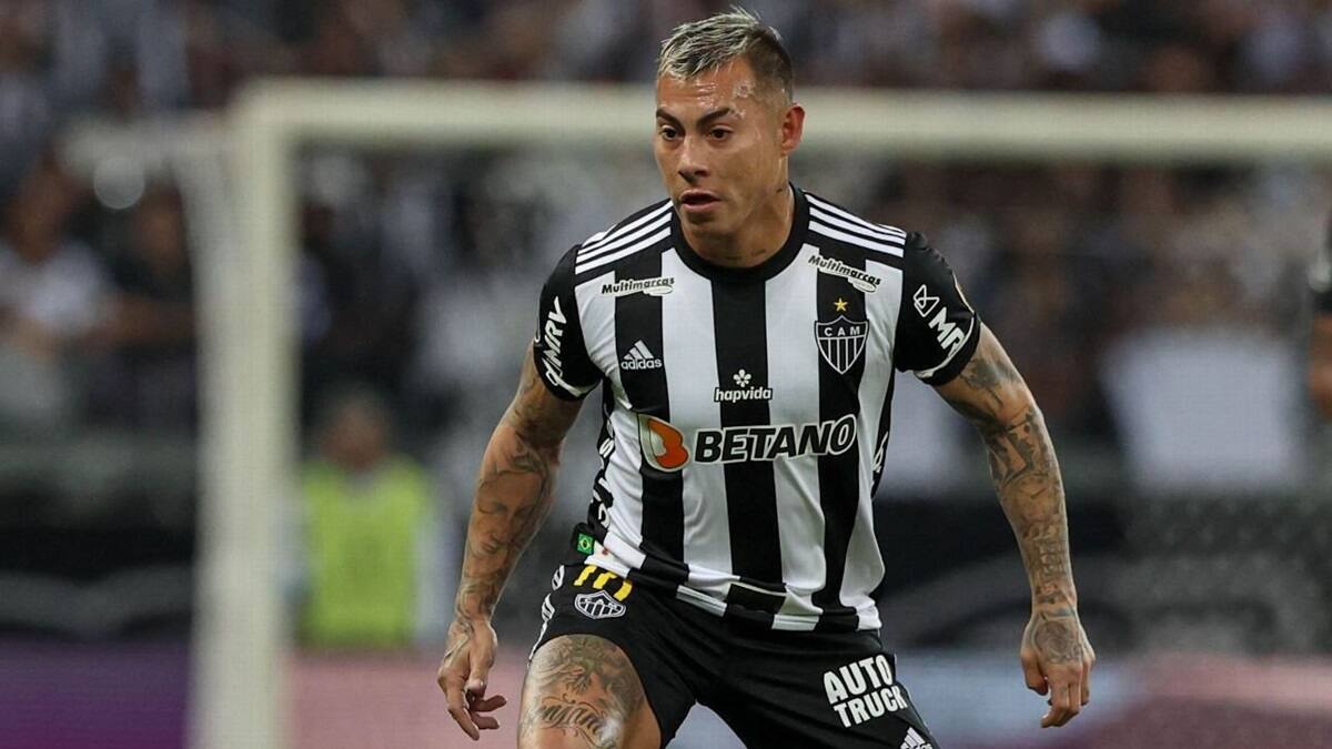 Eduardo Vargas jugó los descuentos del partido ante Corinthians, pero fue alabado por el DT de Atlético Mineiro.