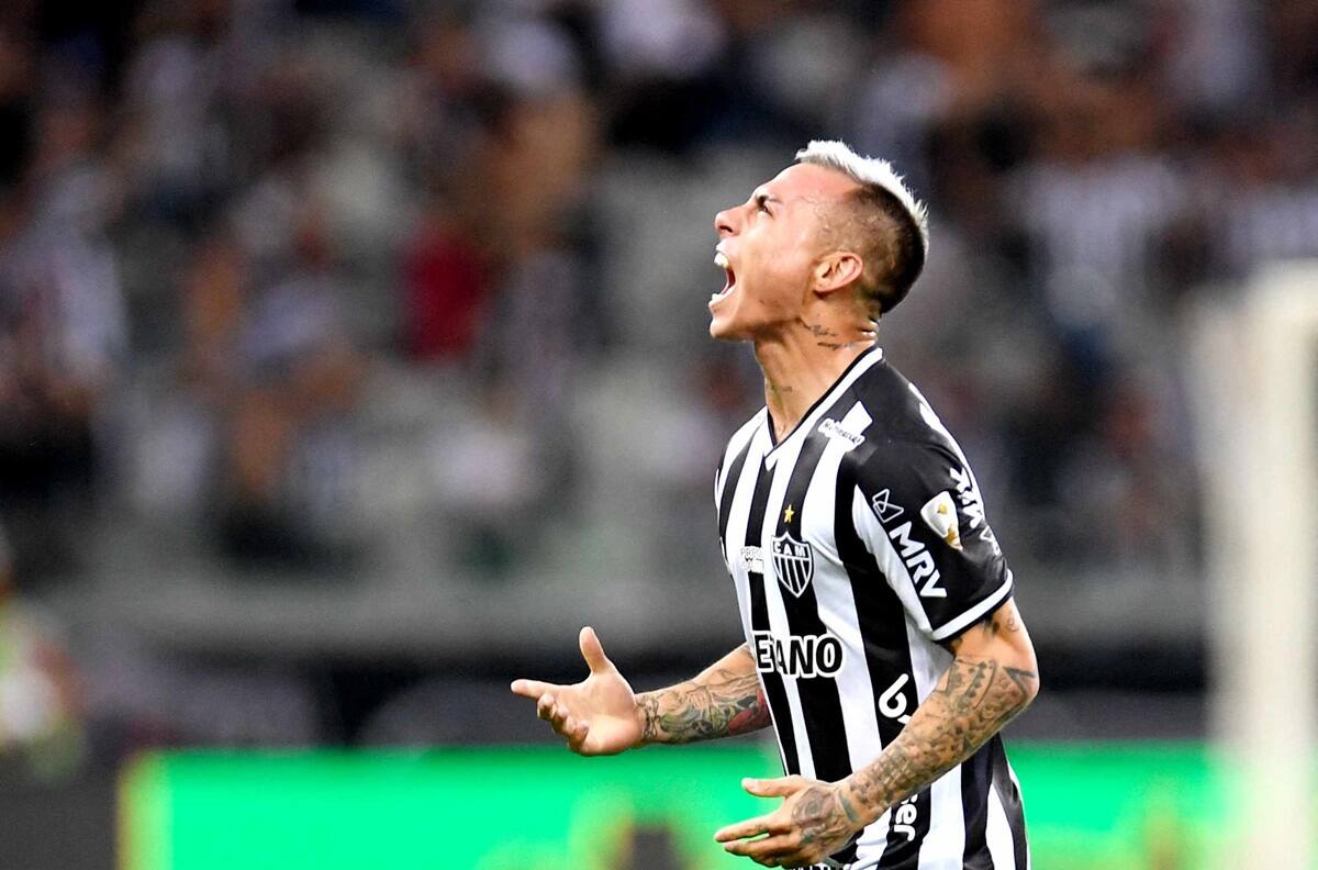 Definitivo: Eduardo Vargas se queda sin entrenador en Brasil