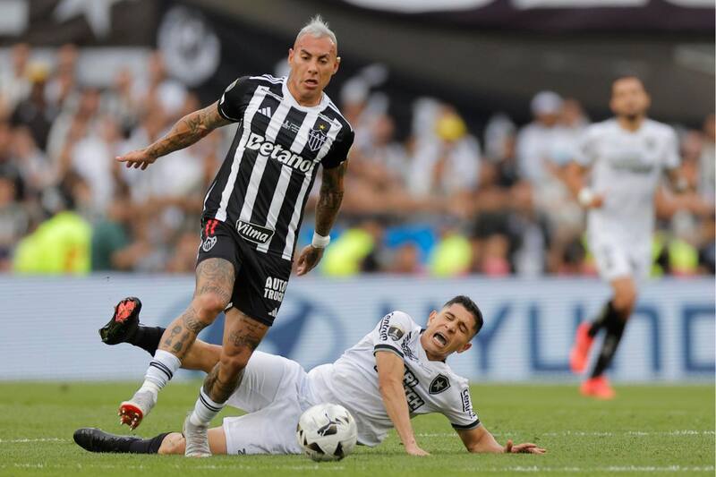 Eduardo Vargas tuvo su mejor temporada desde 2022 con Gabriel Milito en el banco de Atlético-MG. Foto: EFE.
