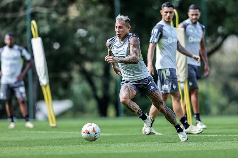 Eduardo Vargas no jugará Copa Libertadores frente a San Lorenzo.