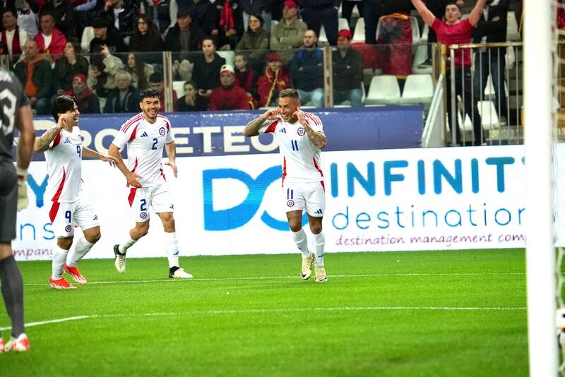 anotó un golazo por La Roja.