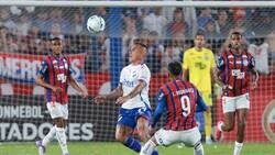 La operación de 400 millones que facilitaría la llegada de Eduardo Vargas a U. de Chile