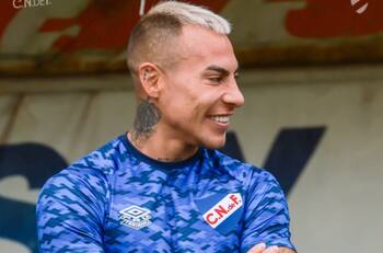 Plan activado: Eduardo Vargas pone rumbo a su debut en Nacional contra Peñarol