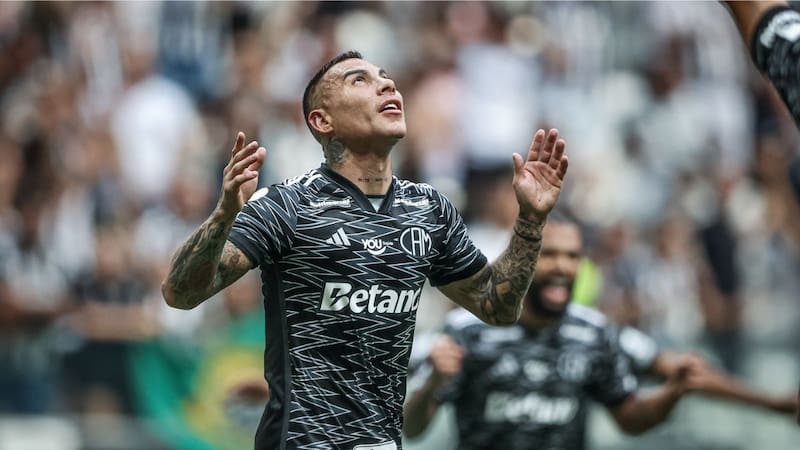 La U suma competencia: el nuevo club brasileño que busca a Eduardo Vargas