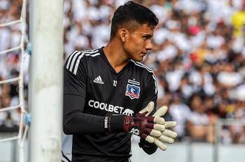 VIDEO | Seguridad garantizada: Eduardo Villanueva se lució con esta tremenda atajada en la Proyección de Colo Colo