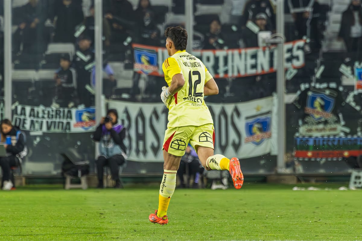 El canterano de Colo Colo comenzó su carrera como defensa central. Foto: Felipe Escobedo