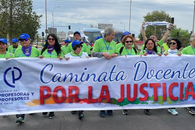 Colegio de Profesores inicia marcha de tres días.
