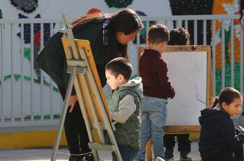 Sueldos alcanzan el $1.100.000: Estas son las universidades con mayor empleabilidad en Educación Parvularia