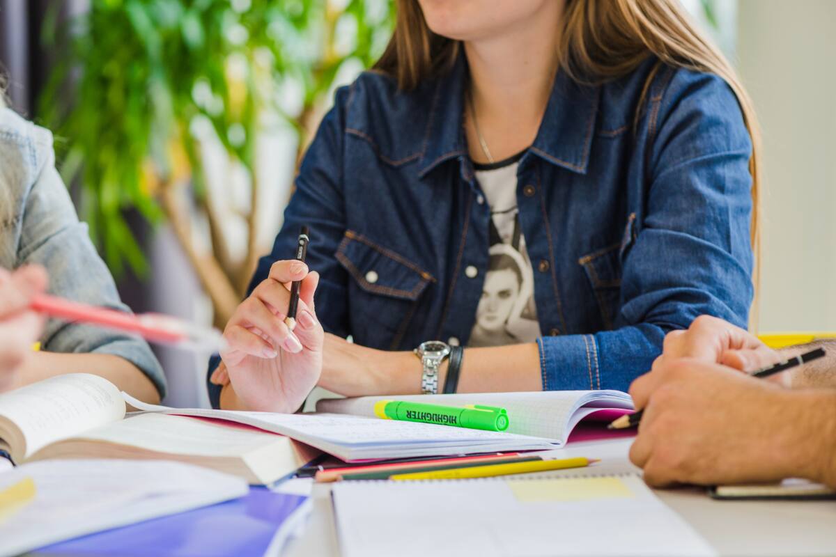 De acuerdo al informe, cada vez más son los jóvenes que optan por los centros de formación técnica para continuar sus estudios.