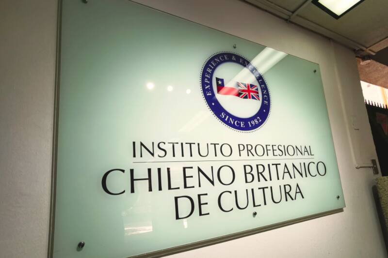 Sernac inicia proceso contra institución por atrasos en la devolución de dineros.