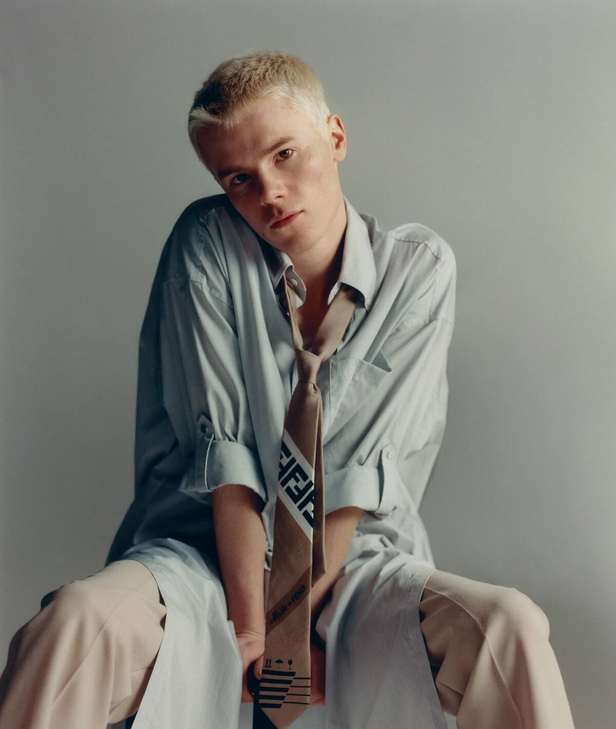 es el príncipe Wilhelm de Suecia en "Jóvenes altezas"