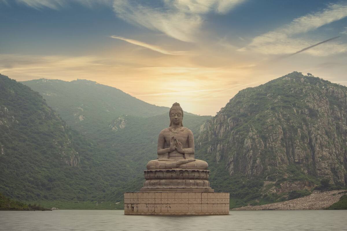 Muere el fundador de una de las grandes religiones del mundo.