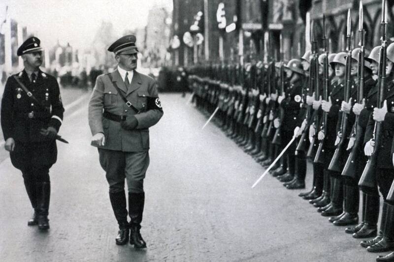 Ocurre un evento clave en el inicio de la Segunda Guerra Mundial.