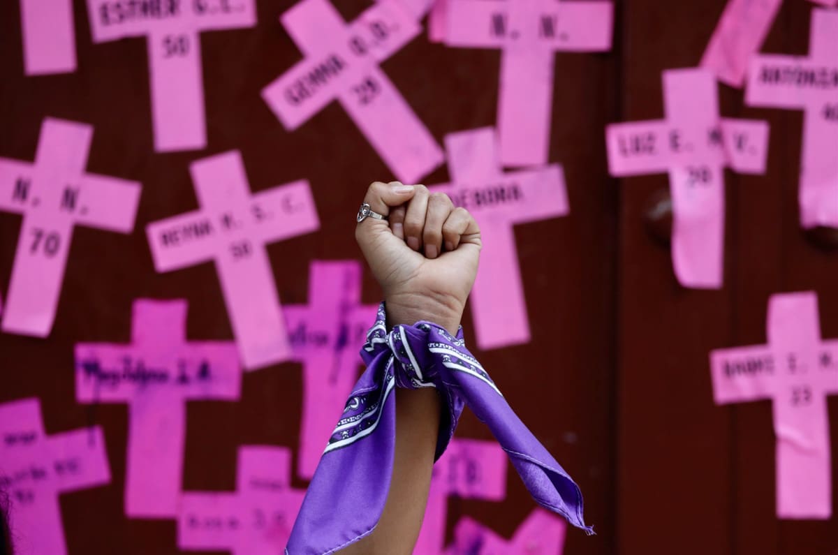 Miles de mujeres alzan la voz en contra de la violencia de género y los femicidios.