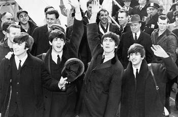 Efemérides de hoy 7 de febrero: Nace uno de los escritores más influyentes y The Beatles cambia para siempre a toda una generación