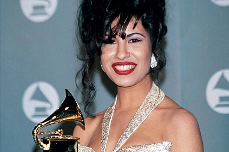 Un día como hoy, pero en 1995, la querida cantante mexicana-estadounidense da su último concierto.