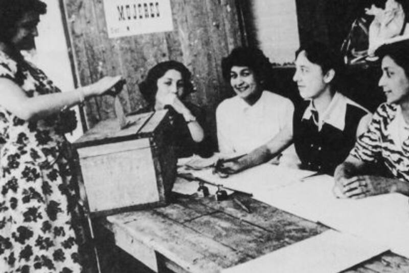 La primera vez que las mujeres pudieron ejercer su derecho al voto fueron en las elecciones presidenciales de 1952.