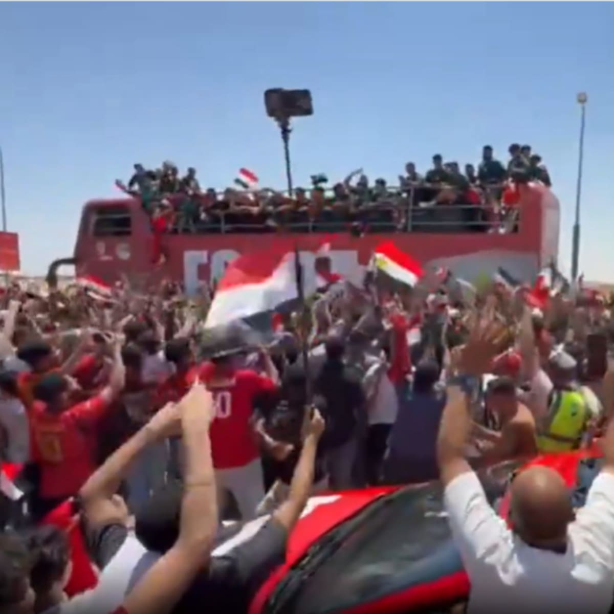VIDEO | Jugadores de Egipto recibidos como héroes al llegar al país después del partido con Argentina
